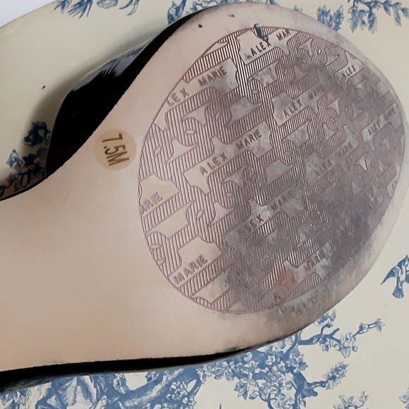 ALEX MARIE Brown Patent Open Toe Heels 7 1/2 M - Picture 9 of 10